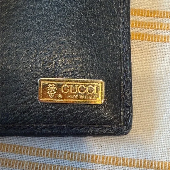Gucci Navy and Cream Bifold Wallet with box, ribbon, paperwork, and silica packs - Picture 7 of 14